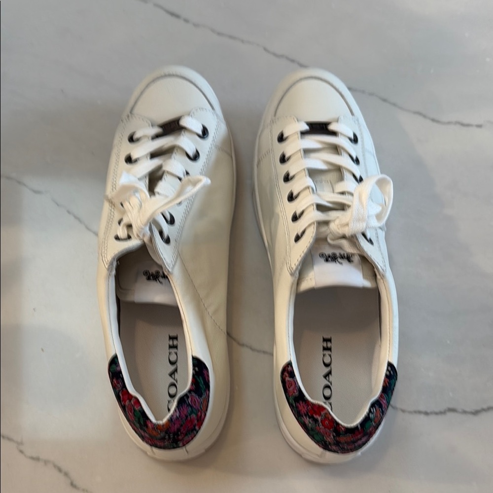 Coach NWOT White Leather Sneakers with Floral Accent on Heel Size 10